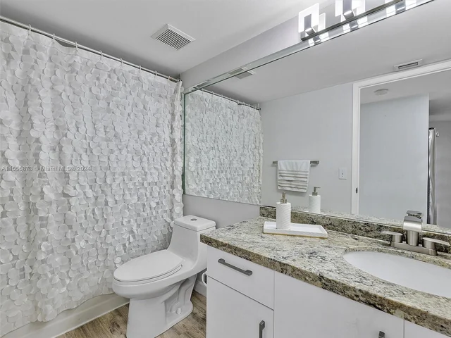 3300 NE 191st St # 701, Aventura FL 33180