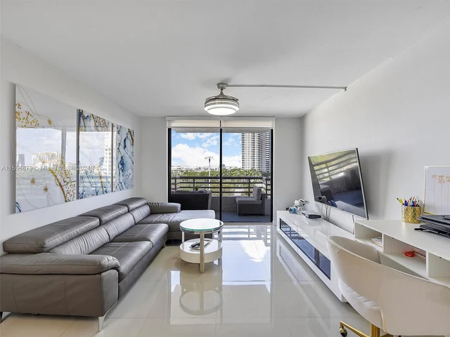 3300 NE 191st St # 701, Aventura FL 33180