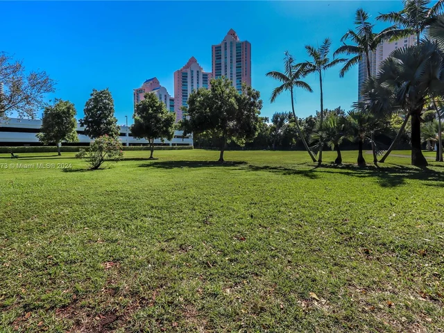 3300 NE 191st St # 701, Aventura FL 33180