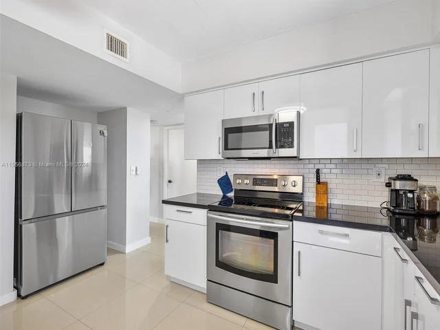 3300 NE 191st St # 701, Aventura FL 33180
