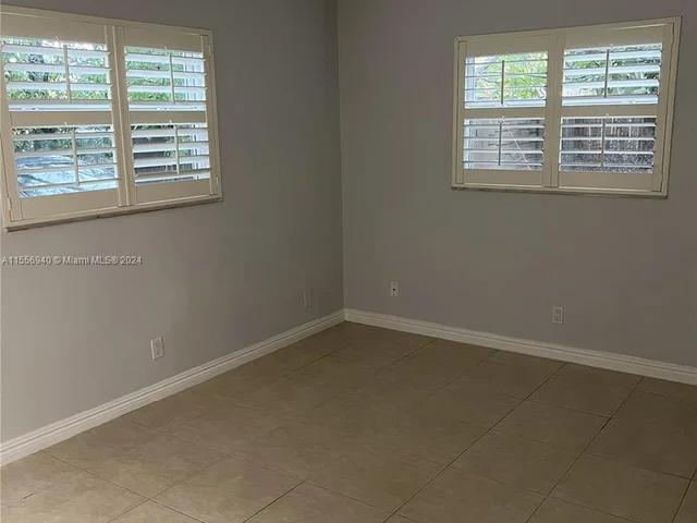 1125 NE 16th PL # 101, Fort Lauderdale FL 33305