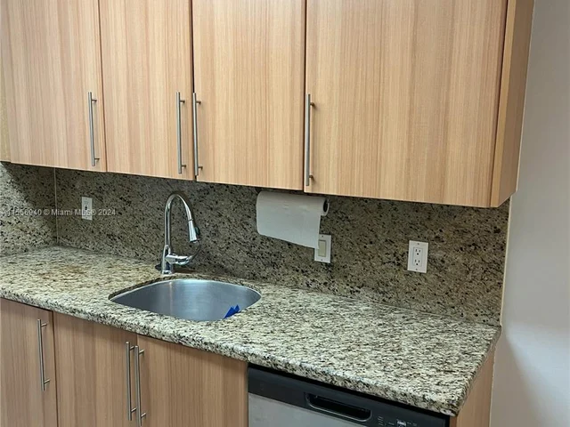 1125 NE 16th PL # 101, Fort Lauderdale FL 33305