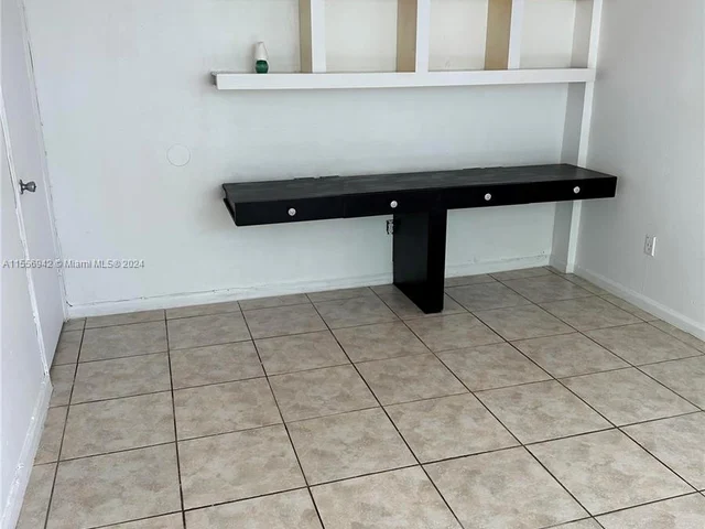 1801 S Treasure Dr # 102, North Bay Village FL 33141