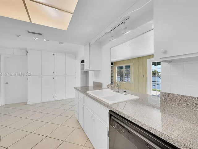 6801 NW 58th Ct, Tamarac FL 33321