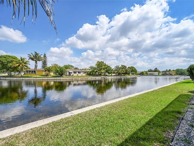 6801 NW 58th Ct, Tamarac FL 33321