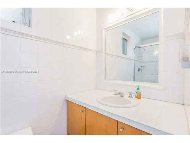 3045 Orange St # B3, Miami FL 33133