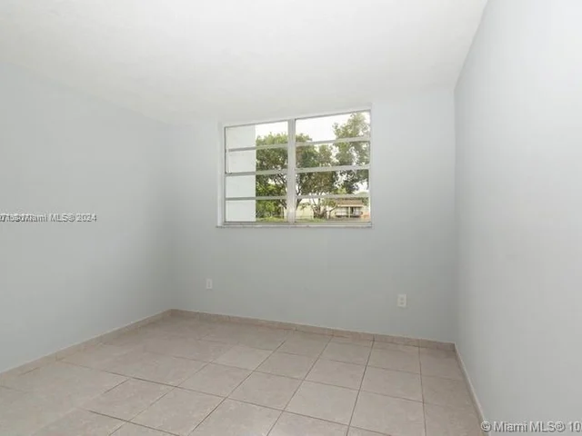 14180 SW 84th St # G, Miami FL 33183