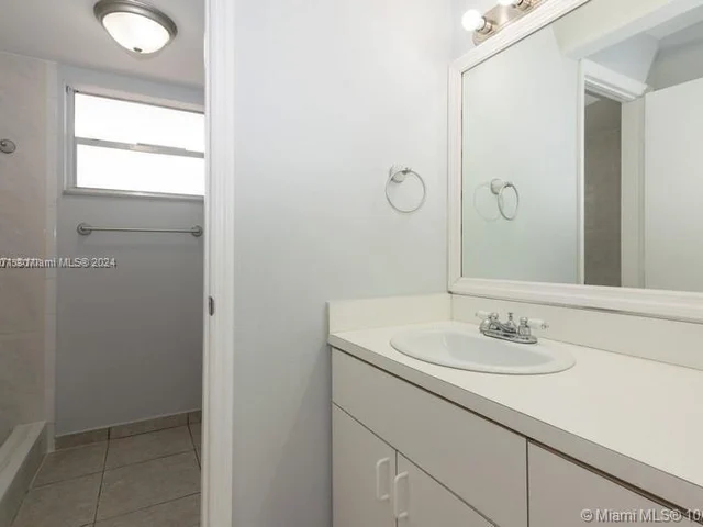 14180 SW 84th St # G, Miami FL 33183