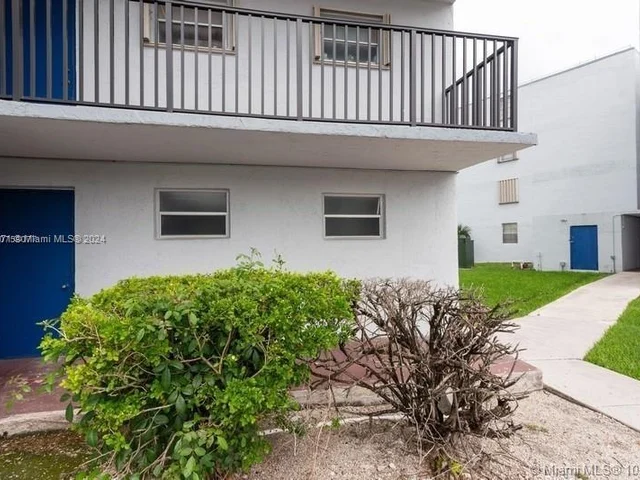 14180 SW 84th St # G, Miami FL 33183