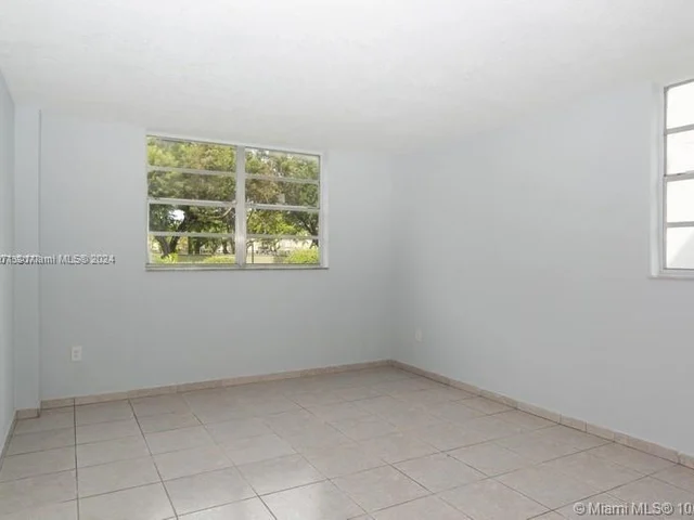 14180 SW 84th St # G, Miami FL 33183