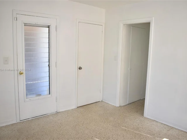 43 SW 10th St # 2W, Dania Beach FL 33004