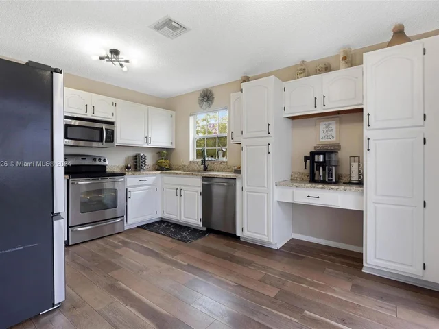 9496 Boca Gardens Pkwy # A, Boca Raton FL 33496