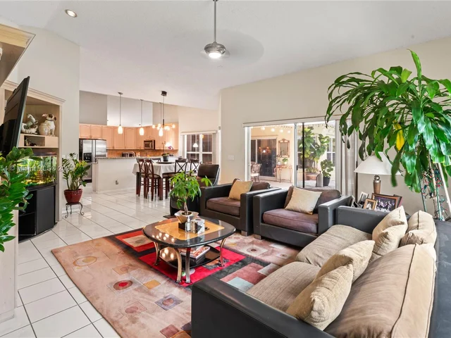 460 NW 110th Ave, Plantation FL 33324