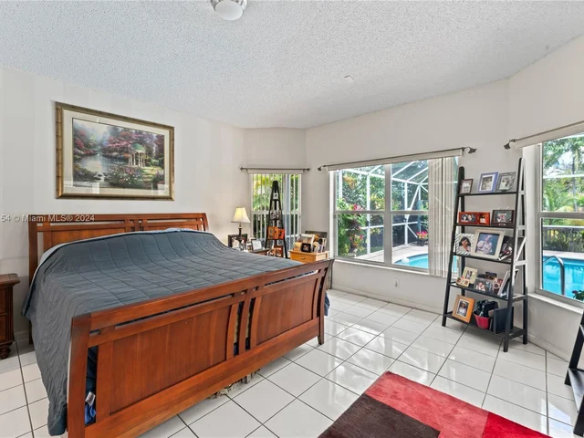 460 NW 110th Ave, Plantation FL 33324