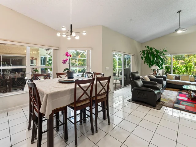 460 NW 110th Ave, Plantation FL 33324