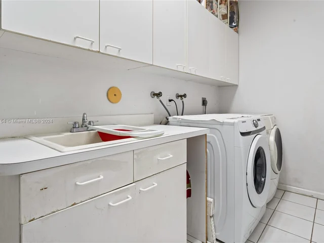 460 NW 110th Ave, Plantation FL 33324