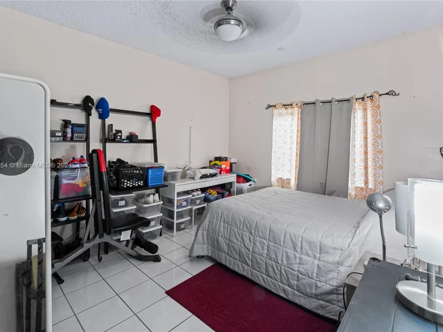 460 NW 110th Ave, Plantation FL 33324