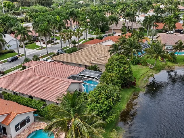 460 NW 110th Ave, Plantation FL 33324