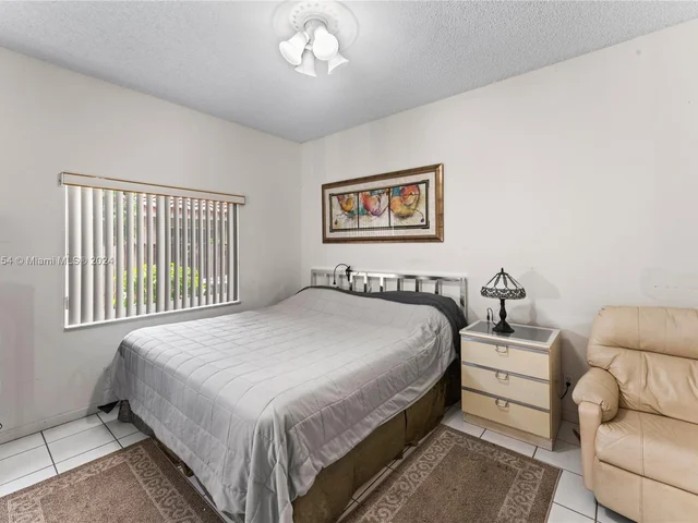 460 NW 110th Ave, Plantation FL 33324