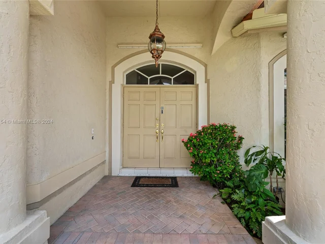 460 NW 110th Ave, Plantation FL 33324