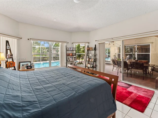 460 NW 110th Ave, Plantation FL 33324