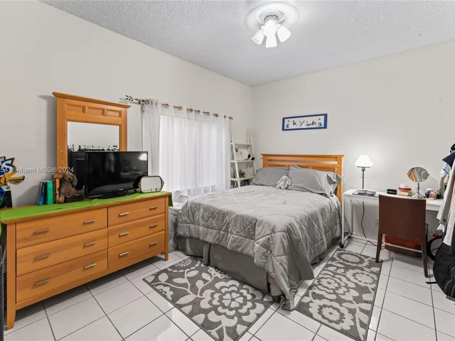 460 NW 110th Ave, Plantation FL 33324