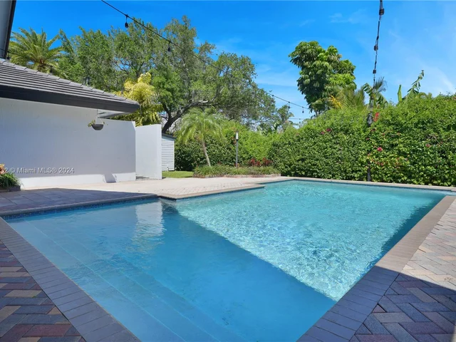 10045 SW 124th St, Miami FL 33176