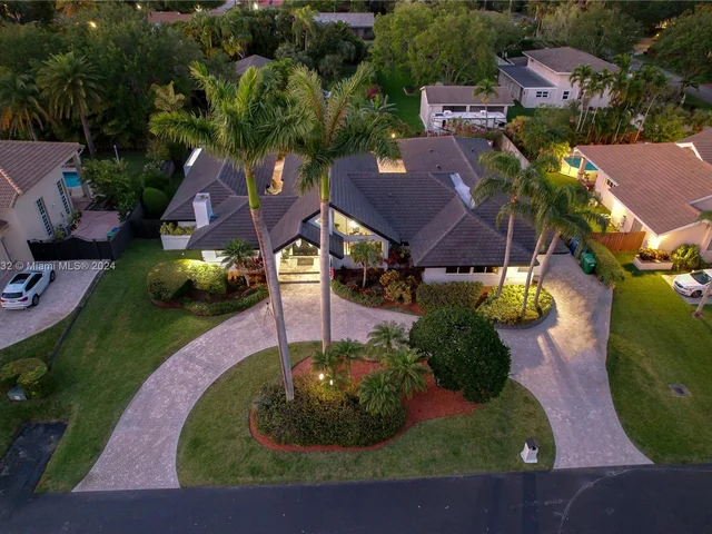 10045 SW 124th St, Miami FL 33176