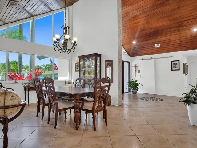 10045 SW 124th St, Miami FL 33176