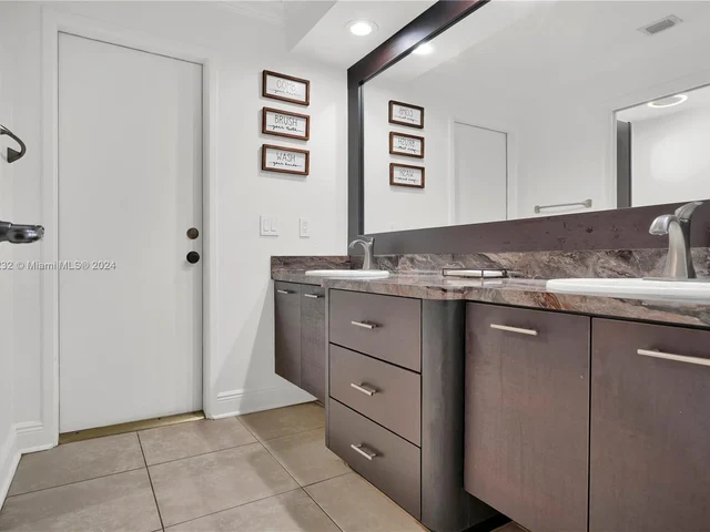 10045 SW 124th St, Miami FL 33176