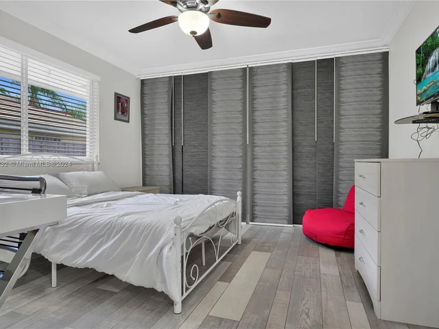 10045 SW 124th St, Miami FL 33176