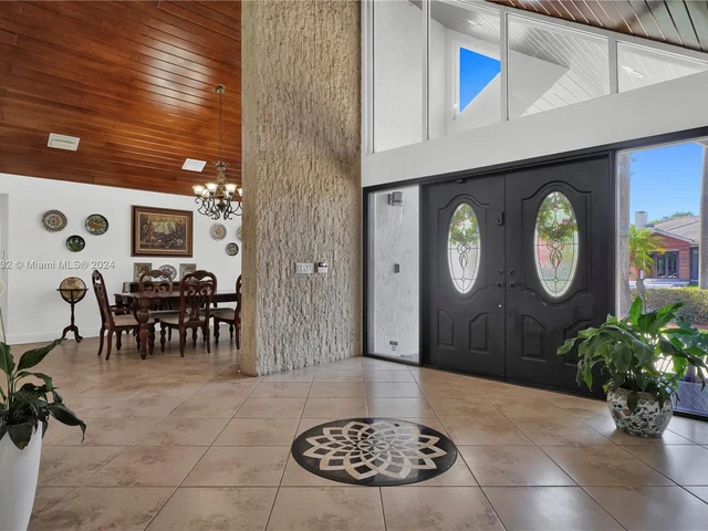 10045 SW 124th St, Miami FL 33176