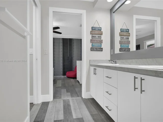 10045 SW 124th St, Miami FL 33176