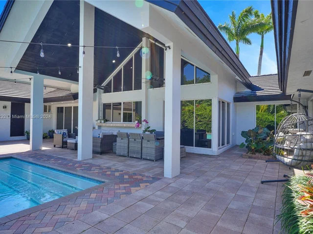 10045 SW 124th St, Miami FL 33176