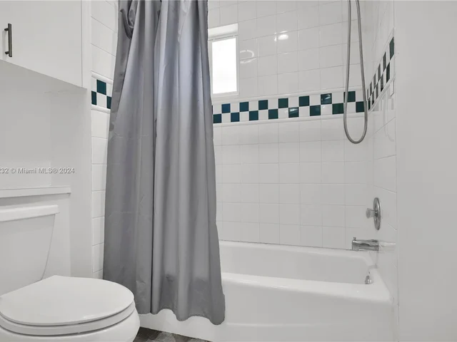 10045 SW 124th St, Miami FL 33176