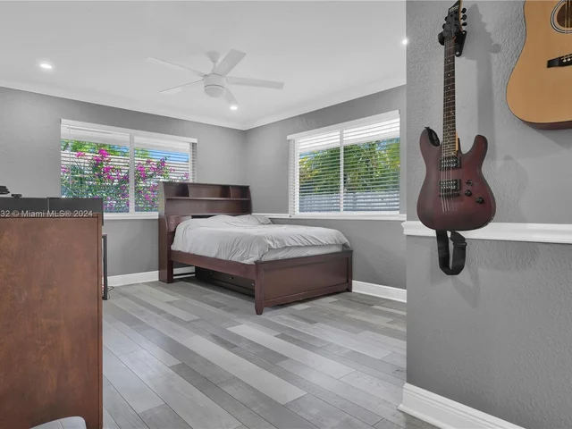 10045 SW 124th St, Miami FL 33176