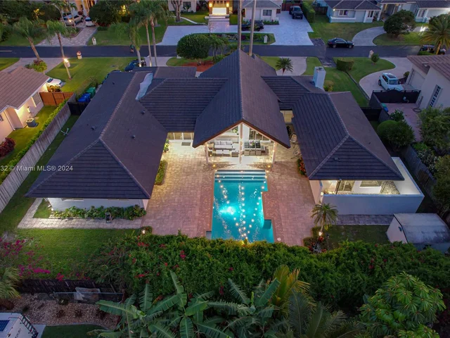 10045 SW 124th St, Miami FL 33176