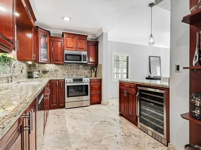 111 SW 29th Rd, Miami FL 33129