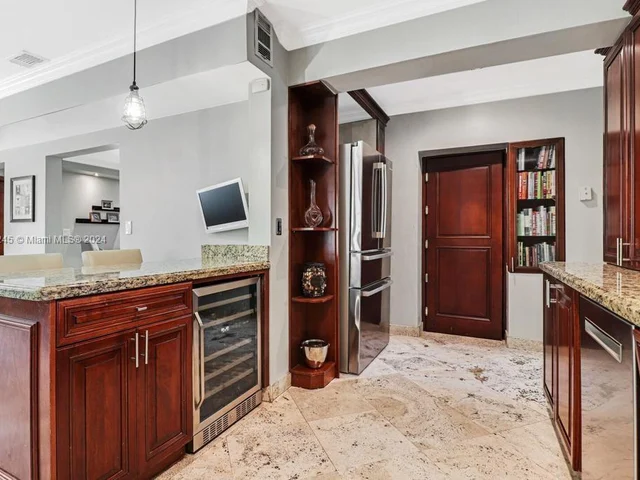 111 SW 29th Rd, Miami FL 33129