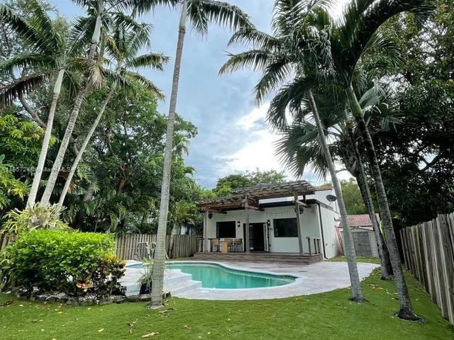 111 SW 29th Rd, Miami FL 33129