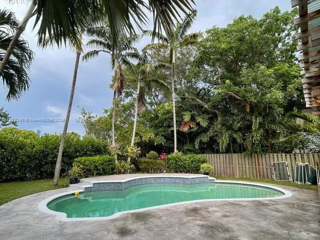 111 SW 29th Rd, Miami FL 33129