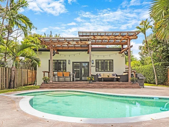 111 SW 29th Rd, Miami FL 33129