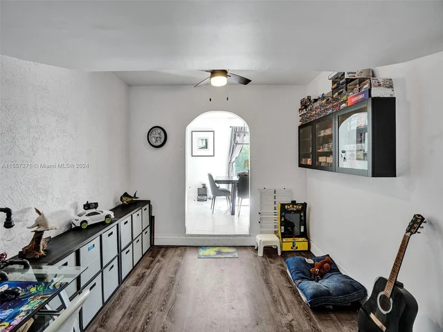 9841 NW 9th Ct, Plantation FL 33324