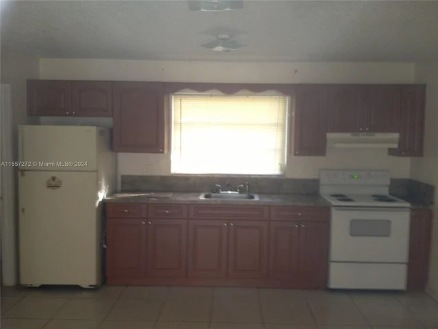 328 N 62 Ave # 328, Hollywood FL 33024