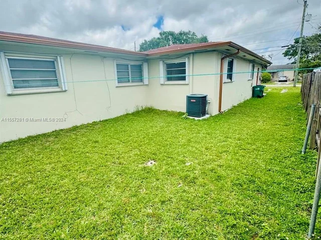 7880 Grand Canal Dr # 1, Miami FL 33144