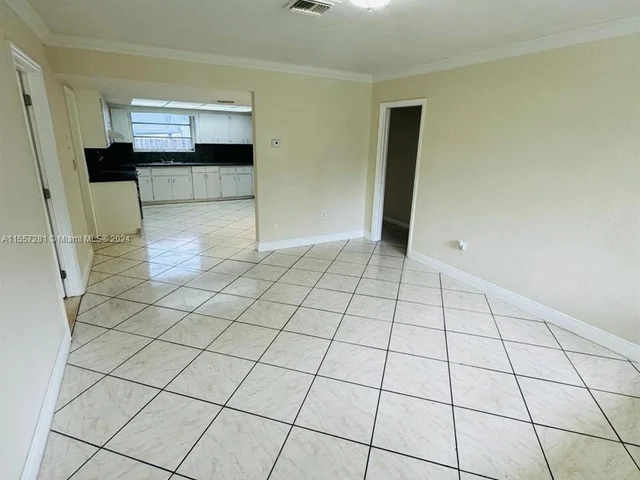 7880 Grand Canal Dr # 1, Miami FL 33144