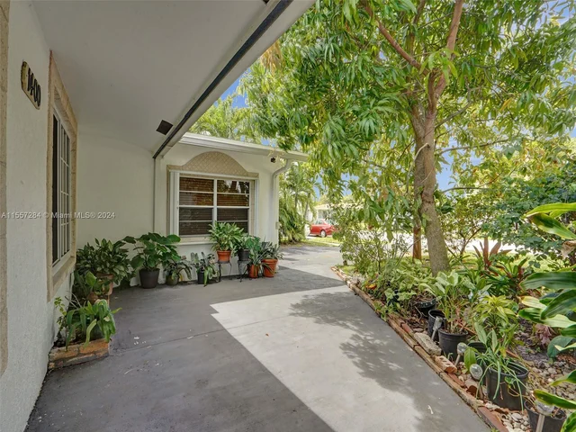 1400 NW 55th Ave, Lauderhill FL 33313