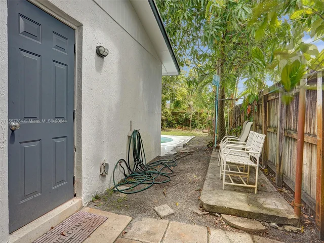 1400 NW 55th Ave, Lauderhill FL 33313