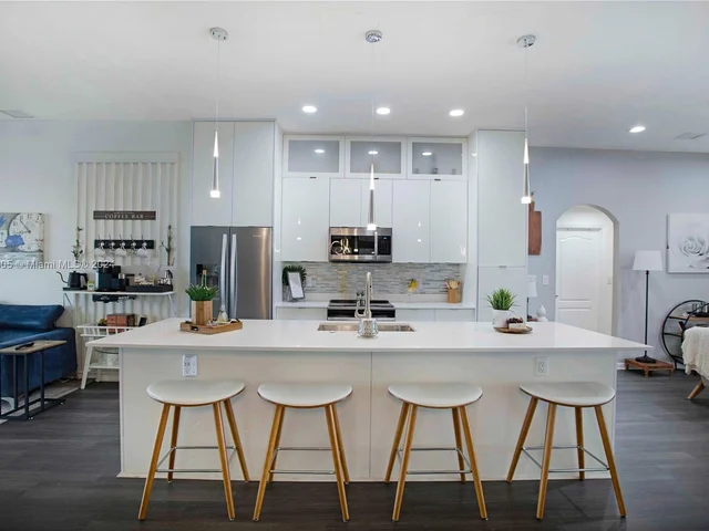 1381 SW 155th Ave, Miami FL 33194