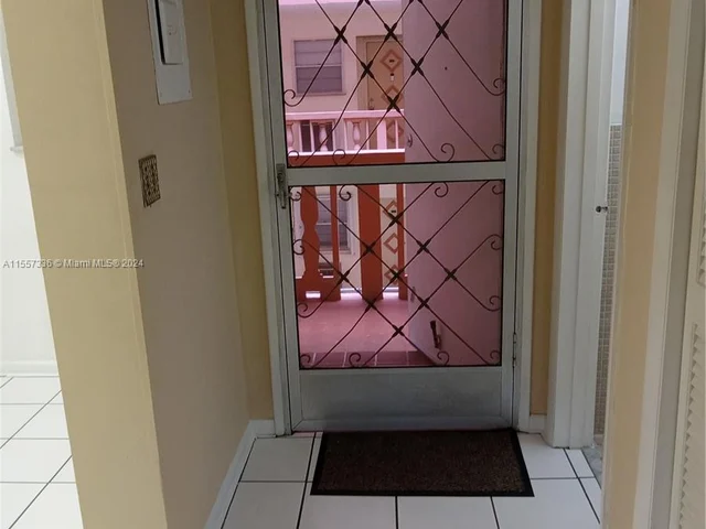 215 SE 3rd Ave # 203B, Hallandale Beach FL 33009
